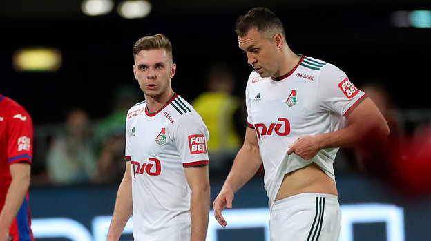 Максим Глушенков и Артем Дзюба. Футболисты «Локомотива» Максим Глушенков и Артем Дзюба.