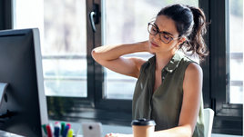 Девушка в офисе