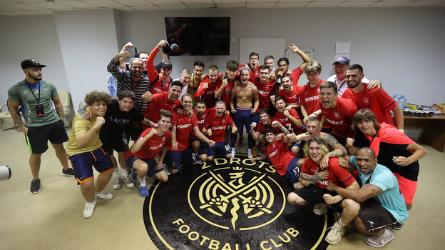 Игроки 2Drots радуются победе над «Чертаново» в FONBET Кубке России.