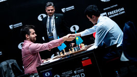 Шахматисты Ян Непомнящий и Дин Лижэнь.