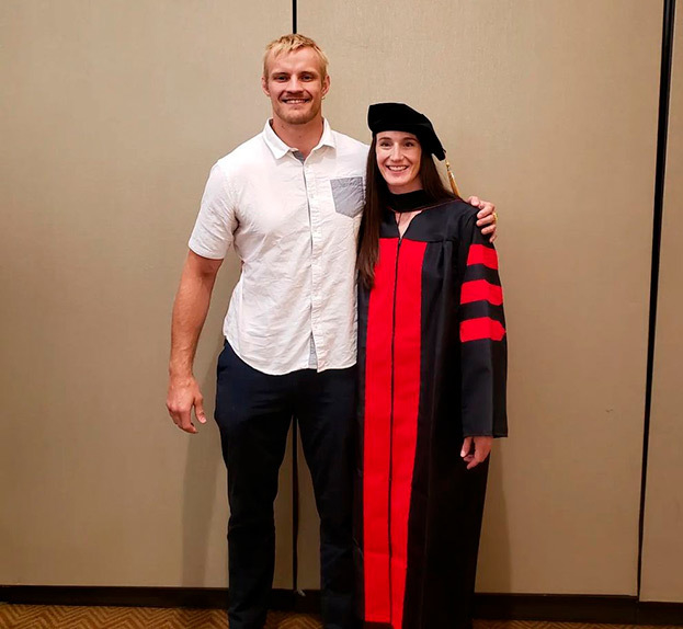 Леонид Грачев со своей девушкой.