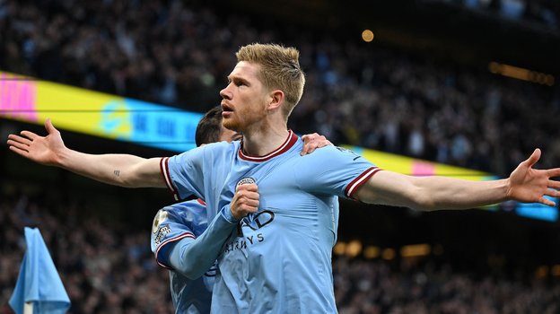 Кевин де Брейне радуется голу в ворота «Арсенала».