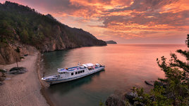 Закат на озере Байкал