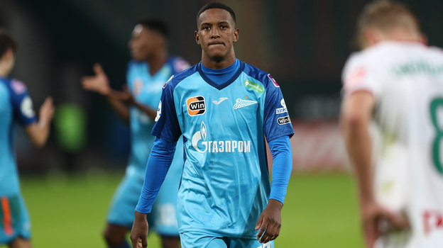 Роберт Ренан. Футболист Роберт Ренан