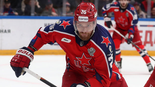 Хоккеист Михаил Григоренко