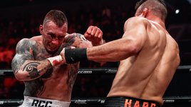 «Лучше умереть на ринге, чем в постели». Уральский боец Кратос вновь устроил кровавую рубку — и победил