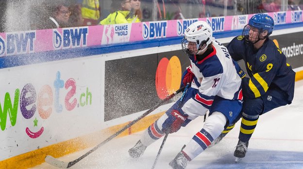 Игровой момент в матче ЮЧМ-2023 США — Швеция.