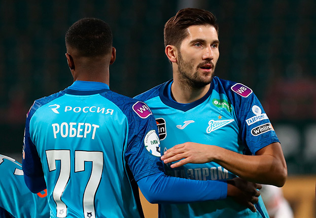 Роберт Ренан и Алексей Сутормин. Футболисты «Зенита» Роберт Ренан и Алексей Сутормин.