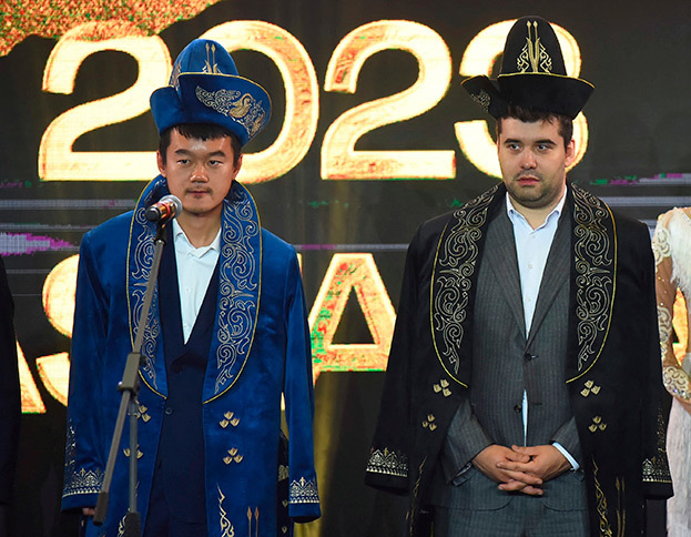 Дин Лижэнь и Ян Непомнящий на церемонии награждения. Дин Лижэнь и Ян Непомнящий на церемонии награждения.