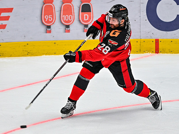 Сергей Толчинский. Хоккеист «Авангарда» Сергей Толчинский.