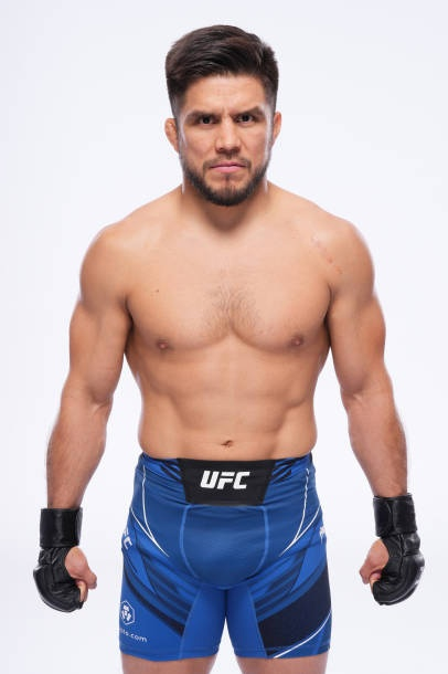 Форма Сехудо к бою со Стерлингом.