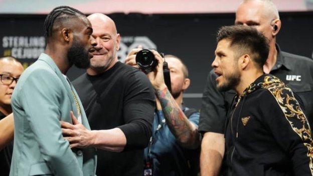 Дуэль взглядов Стерлинга и Сехудо.