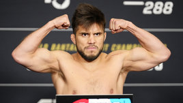 Генри Сехудо в цифрах. Ни разу не был переведен в 18 боях, самый низкорослый чемпион в истории 61 кг UFC