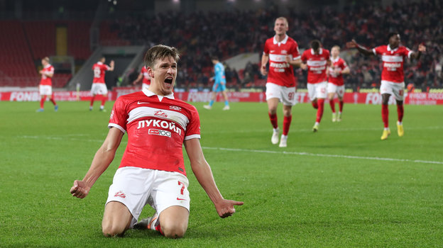 Александр Соболев. Александр Соболев празднует гол