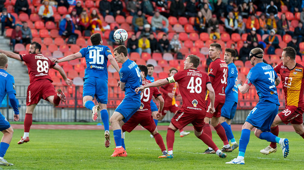 Футболисты тульского «Арсенала» не смогли обыграть «Велес». Игровой эпизод матча «Арсенал» Т — «Велес»