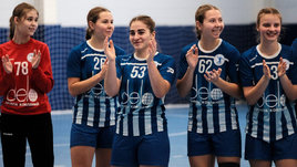 Гандболистки «Черноморочки» празднуют выход в Суперлигу