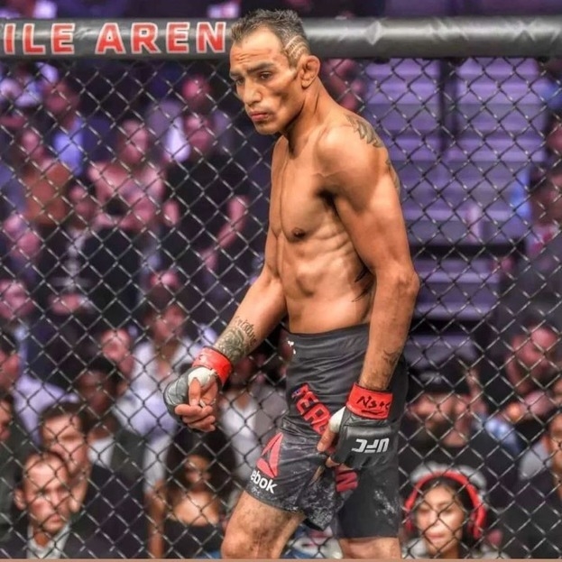 Тони Фергюсон.