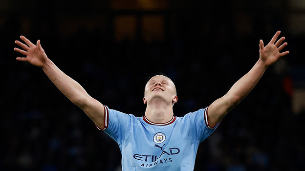 Эрлин Холанн. Нападающий «Манчестер Сити» Эрлин Холанн.