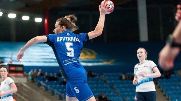 Игровой эпизод в матче «Астраханочка» — «Звезда».