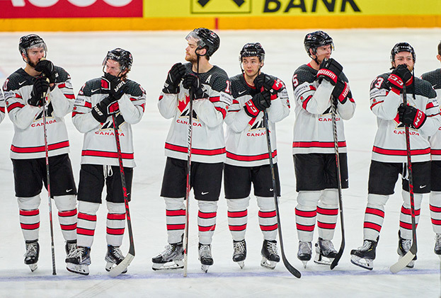 Хоккеисты сборной Канады.