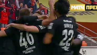 Защитник «Урала» Бевеев получил травму во время празднования гола в ворота «Оренбурга»