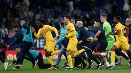 После золотого матча «Барселоне» пришлось убегать от фанатов, Гвардиола в шаге от титула, Погба получил нелепую травму