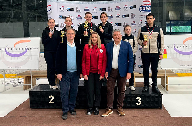 Российские керлингисты на подиуме по итогам турнира в Сербии. Российские керлингисты на подиуме по итогам турнира в Сербии.