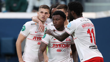 Роман Зобнин, Квинси Промес и Шамар Николсон.