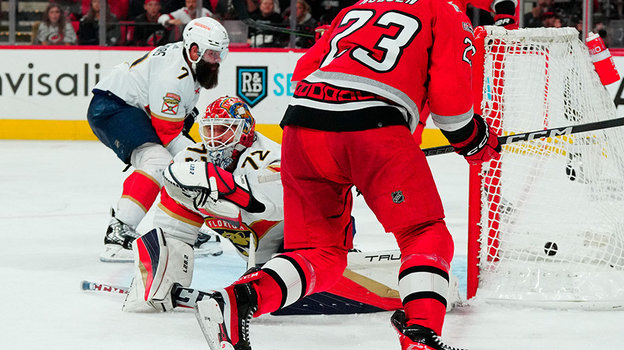 Сергей Бобровский в игре.