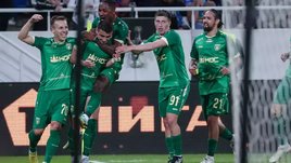 Футболисты «Рубина» празднуют победу над «Балтикой» и выход в РПЛ.