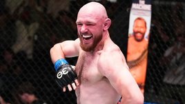 Российский боец UFC оформил красивый нокаут. А после боя снова станцевал вприсядку в Америке