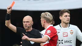Скандальные удаления в дерби: Соболеву — за неприличный жест, Роше — за то, что его повторил