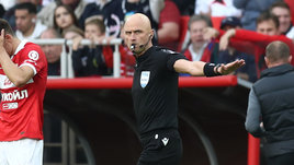 «Спартак» победил ЦСКА и по судейским ошибкам. Карасев ошибочно удалил Рошу и намудрил с пенальти