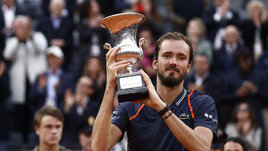 «Не думал, что на такое способен». Медведев покорил Рим и впервые стал чемпионом на грунте