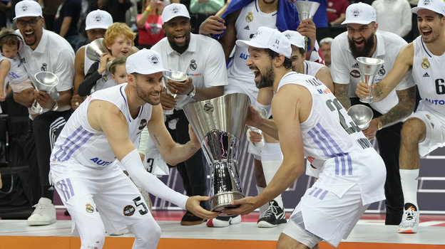 Руди Фернандес и Серхио Юль. Баскетболисты Руди Фернандес и Серхио Юль