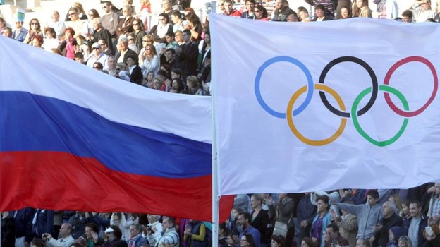 Флаги России и МОК.
