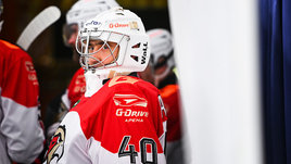 «Рука работала на 50 процентов, ребенка поднять не мог». Известный вратарь возвращается после тяжелой травмы