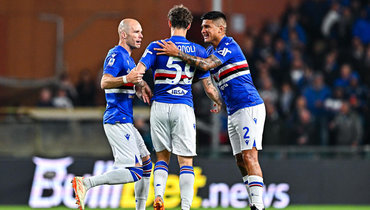 Игроки «Сампдории» в матче серии А против «Эмполи».