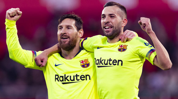 Футболисты Лионель Месси и Жорди Альба