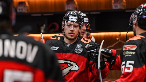 Арсений Грицюк (в центре).