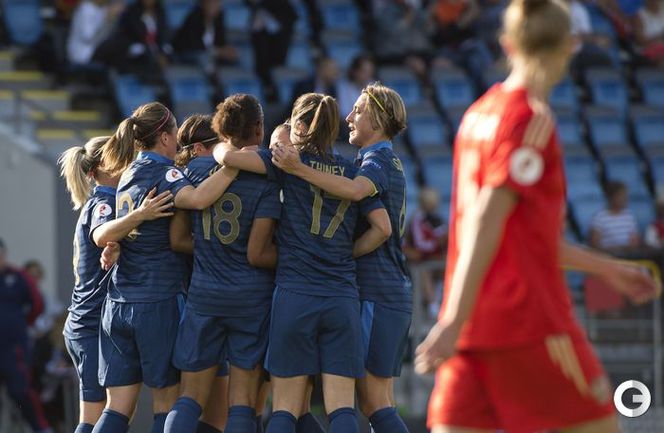Россиянки проиграли Франции на старте Euro-2013