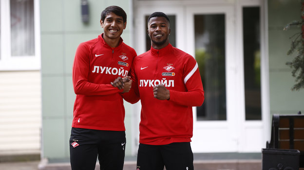 Алексис Дуарте и Кейта Бальде. Футболисты Алексис Дуарте и Кейта Бальде