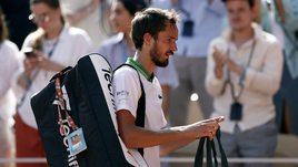 Медведев проиграл по бразильской системе. Обидное фиаско россиянина на «Ролан Гаррос»