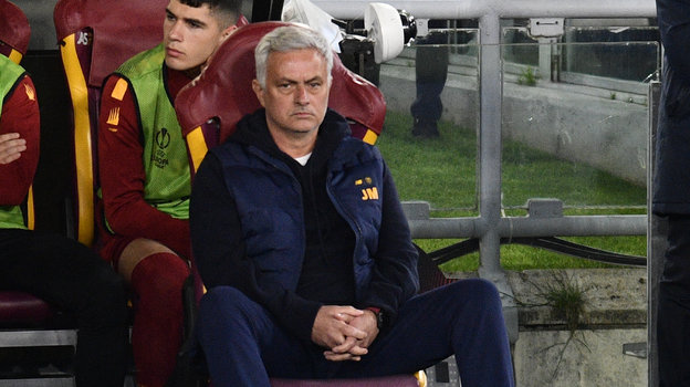 Жозе Моуринью. Тренер «Ромы» Жозе Моуринью.