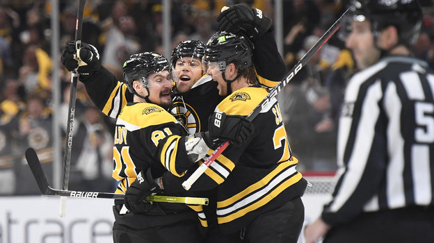 Дмитрий Орлов с одноклубниками Тэйлором Холлом и Брэндоном Карло. Хоккеист Дмитрий Орлов с одноклубниками Тэйлором Холлом и Брэндоном Карло