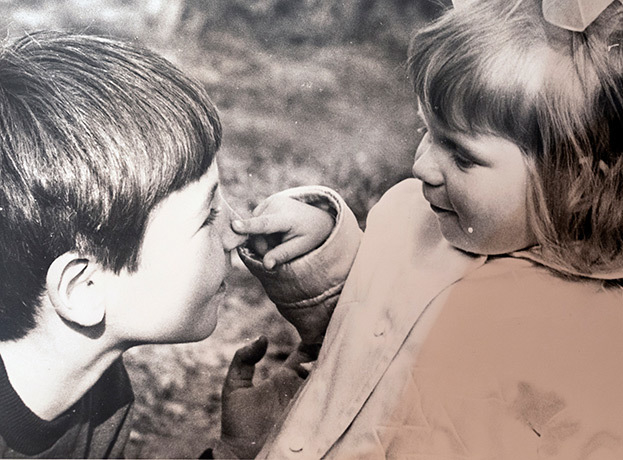 Татьяна и Константин Сарсания в детстве.