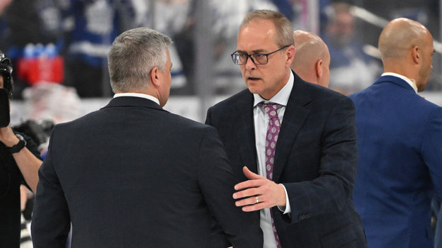 Пол Морис (справа).