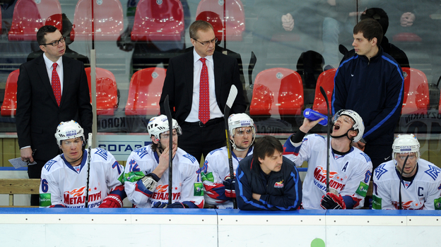 Пол Морис (в центре).