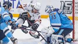 «Хотел сказать спасибо Овечкину, но перенервничал и не подошел». Интервью лучшего новичка сезона в КХЛ