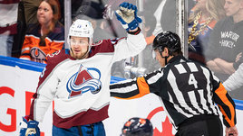 Хоккеист «Колорадо» Валерий Ничушкин.